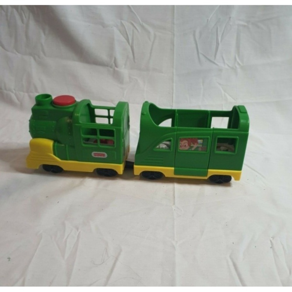 Fisher Price Little People Friendly Passengers‎ Train Green
